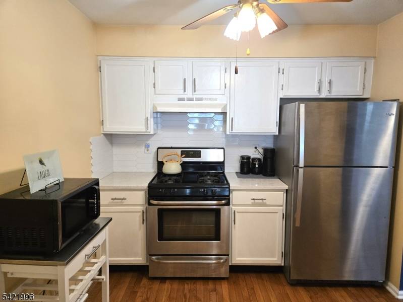 64 Dayton Ct #205, Independence Twp., NJ 07840