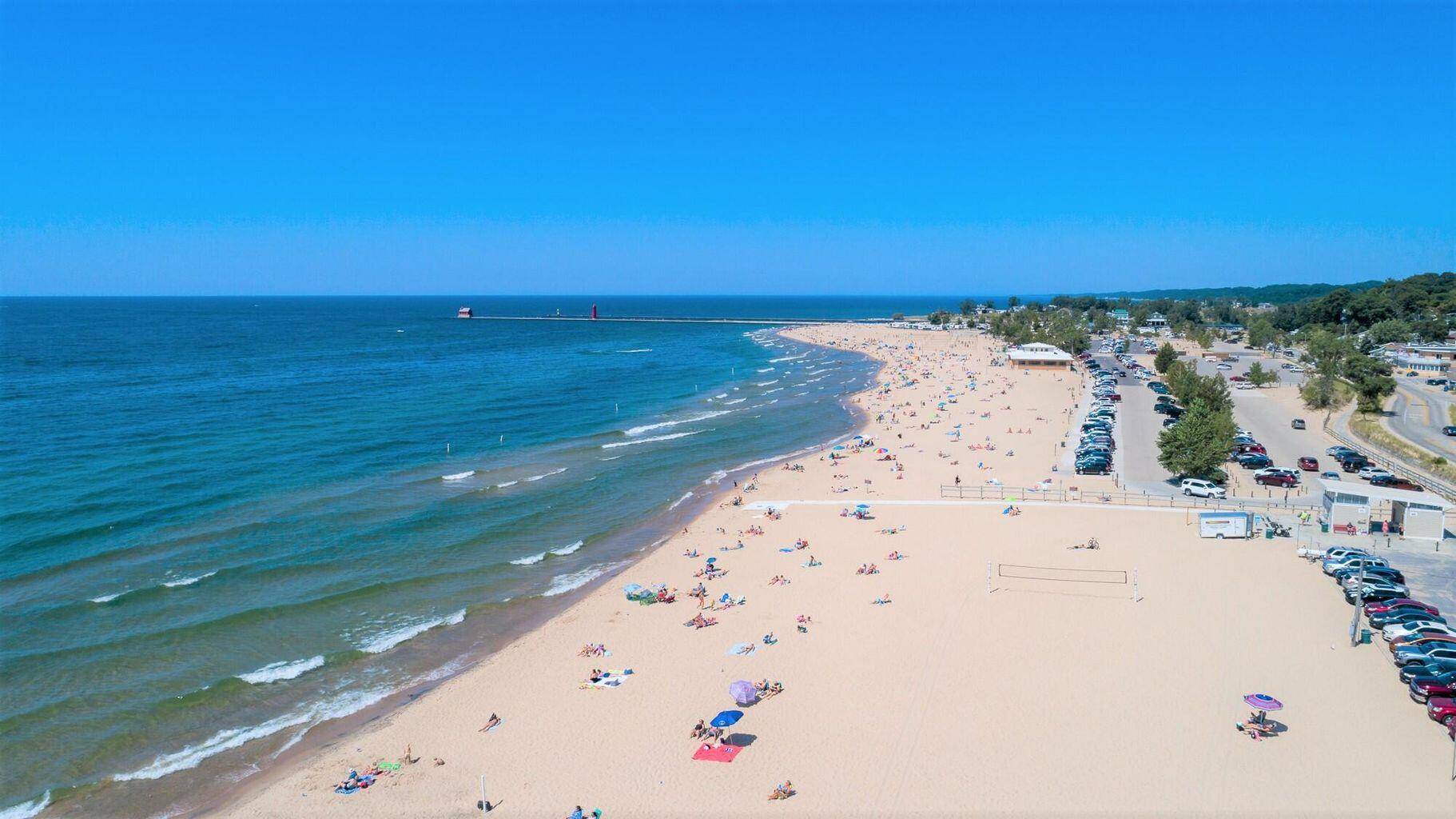 1159 S Harbor DR #B-3, Grand Haven City, MI 49417