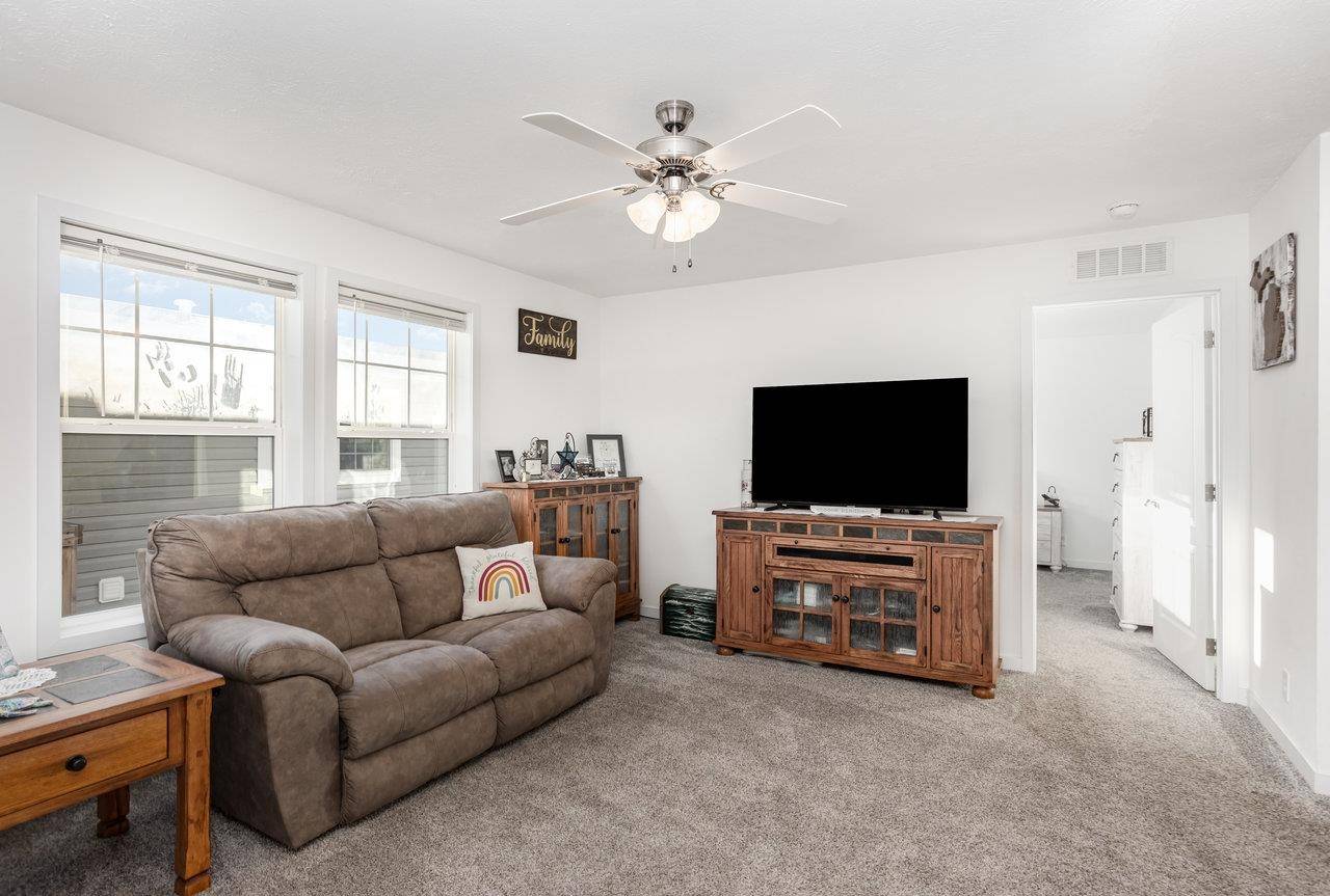 1127 Stoneridge CT, Union Twp, MI 48858