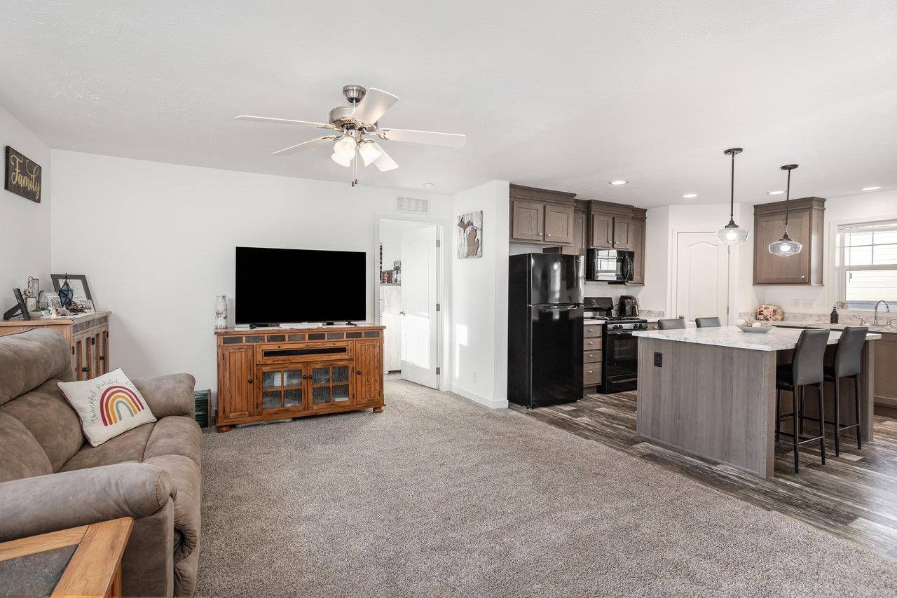 1127 Stoneridge CT, Union Twp, MI 48858