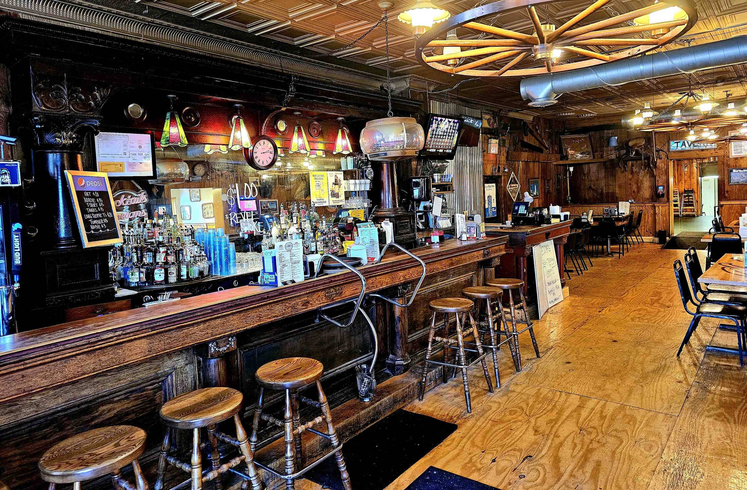 6681 N Lumberjack RD, Seville Twp, MI 48877