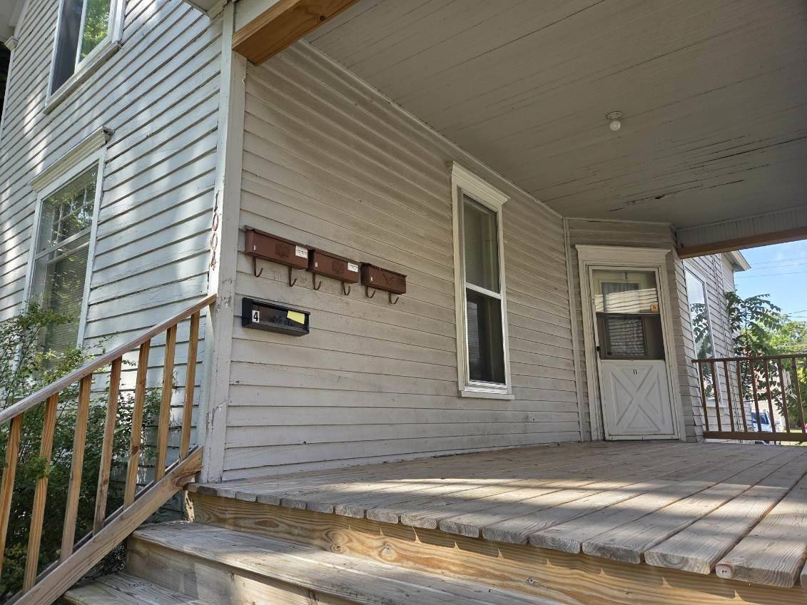 1004 University ST, Pleasant, MI 48858