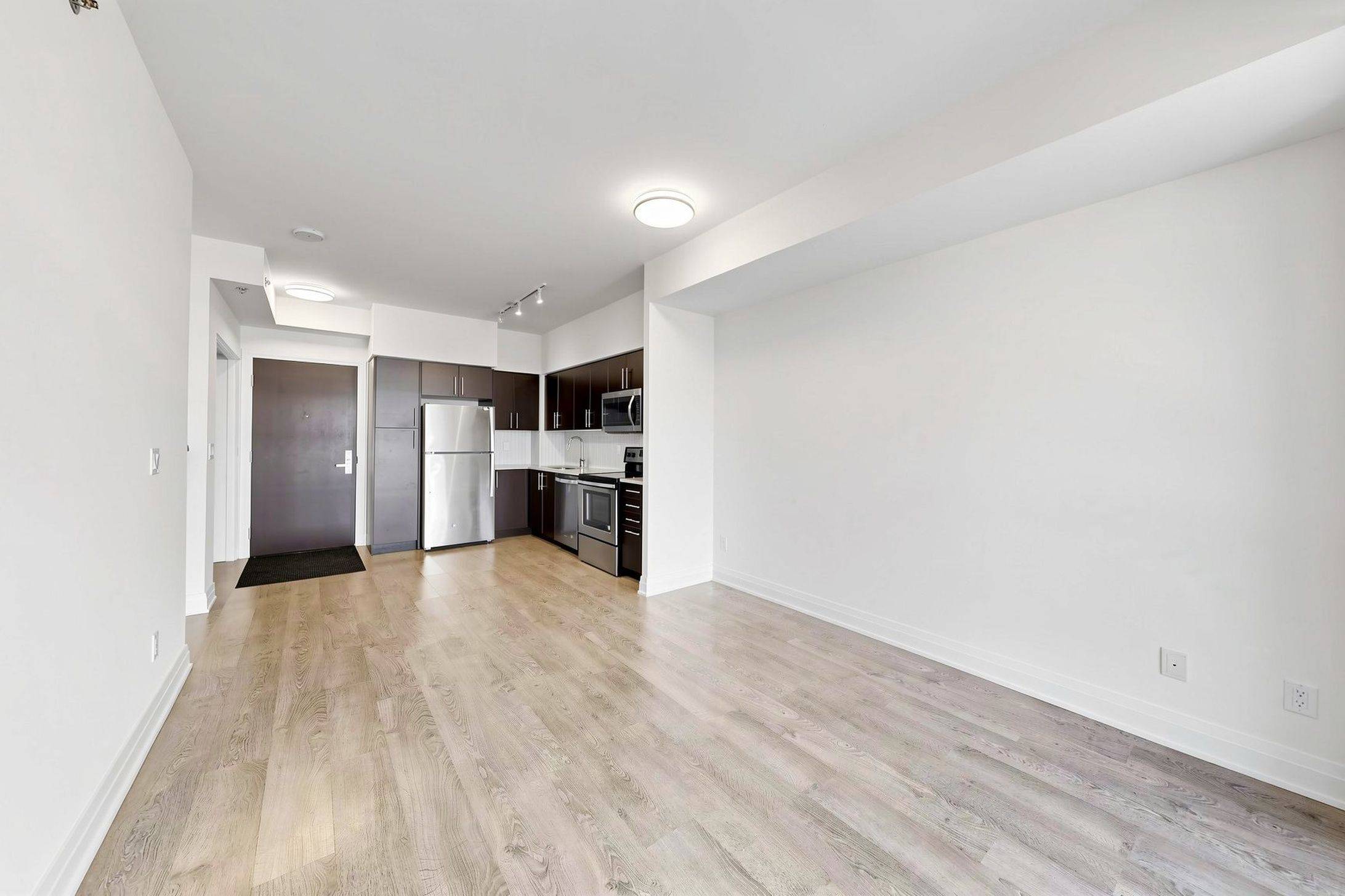 55 Speers RD #1702, Oakville, ON L6K 0H9