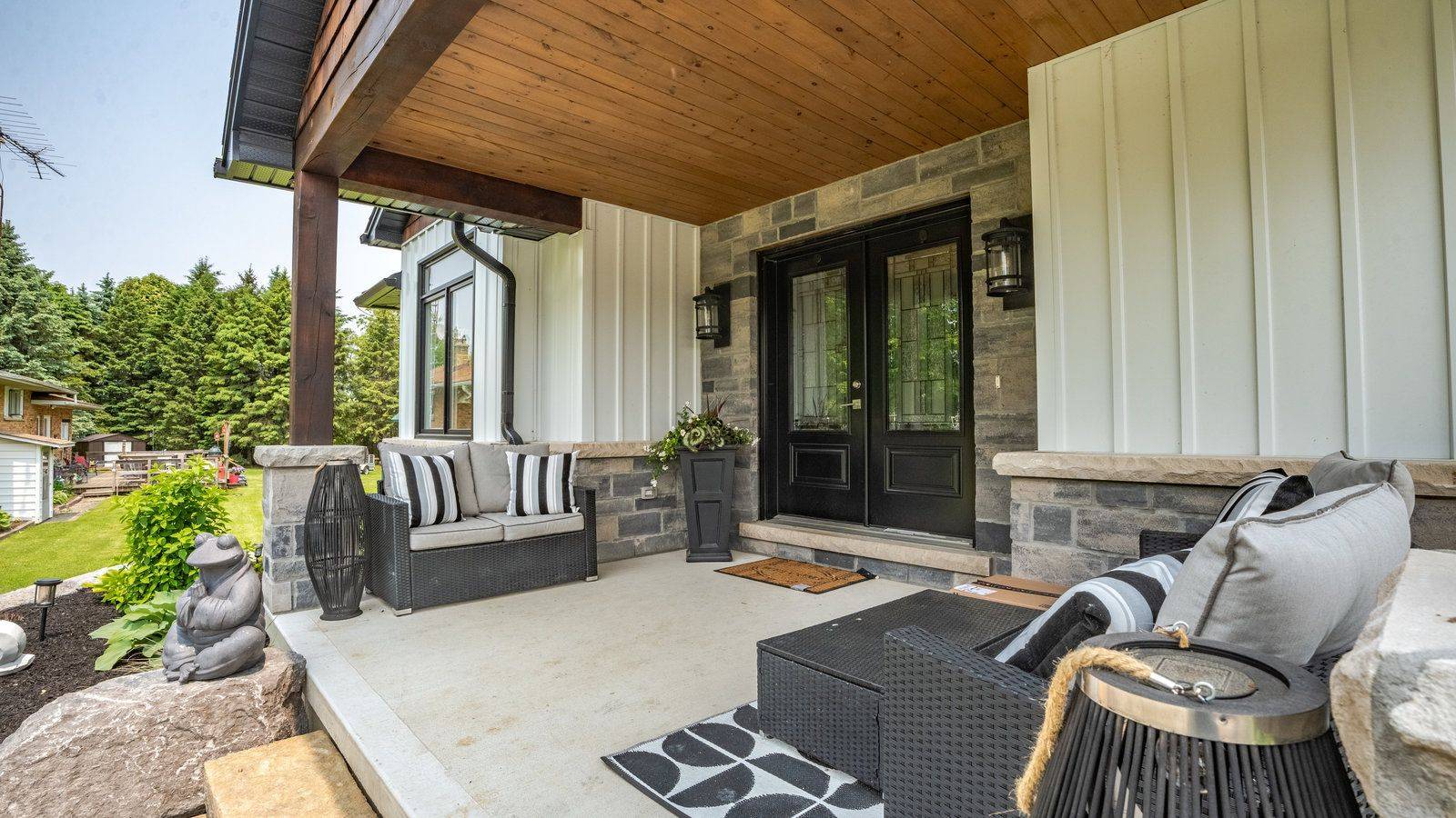 6 Kings LN, Brant, ON N0E 1R0