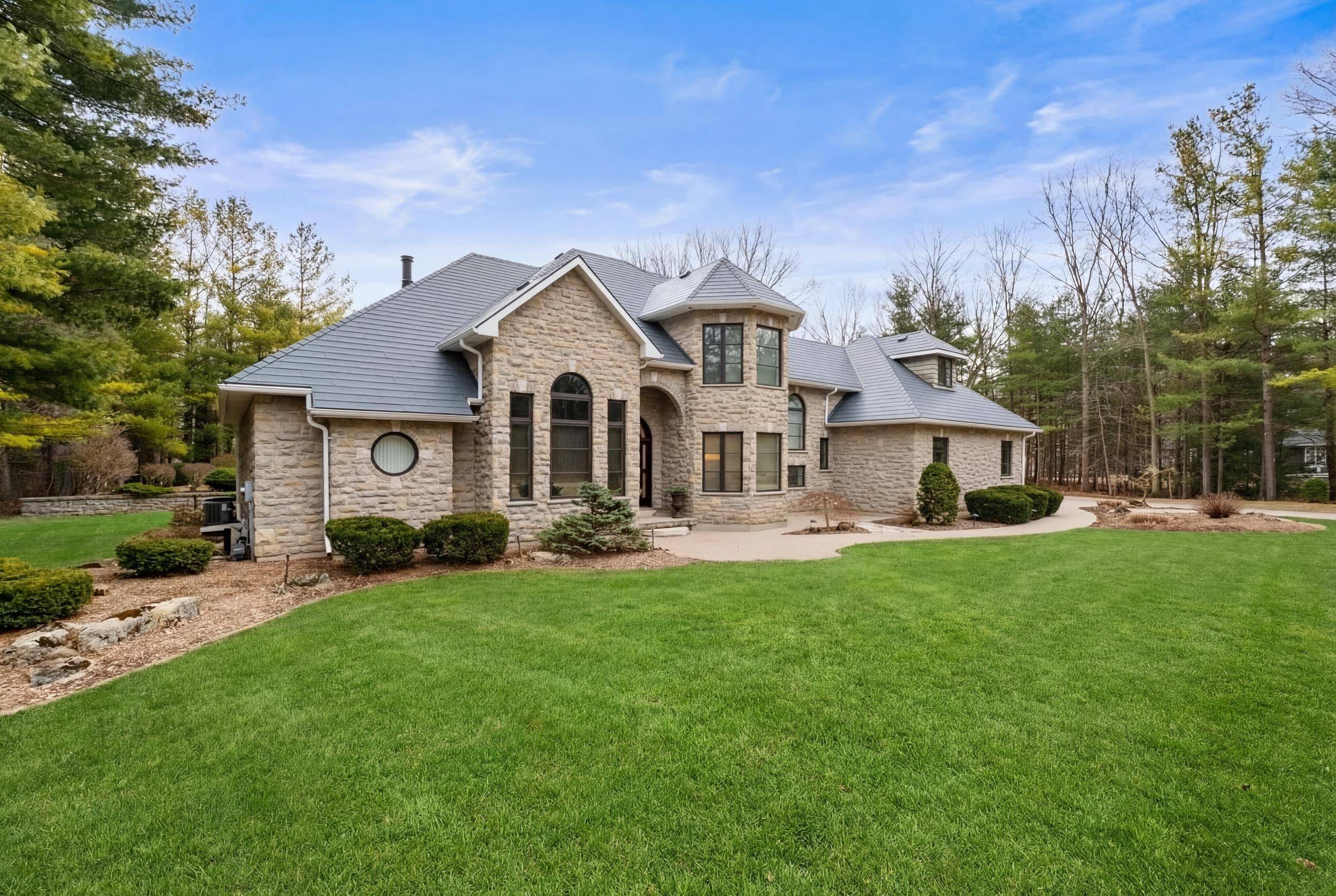 9923 Parkview CRES, Lambton Shores, ON N0M 1T0