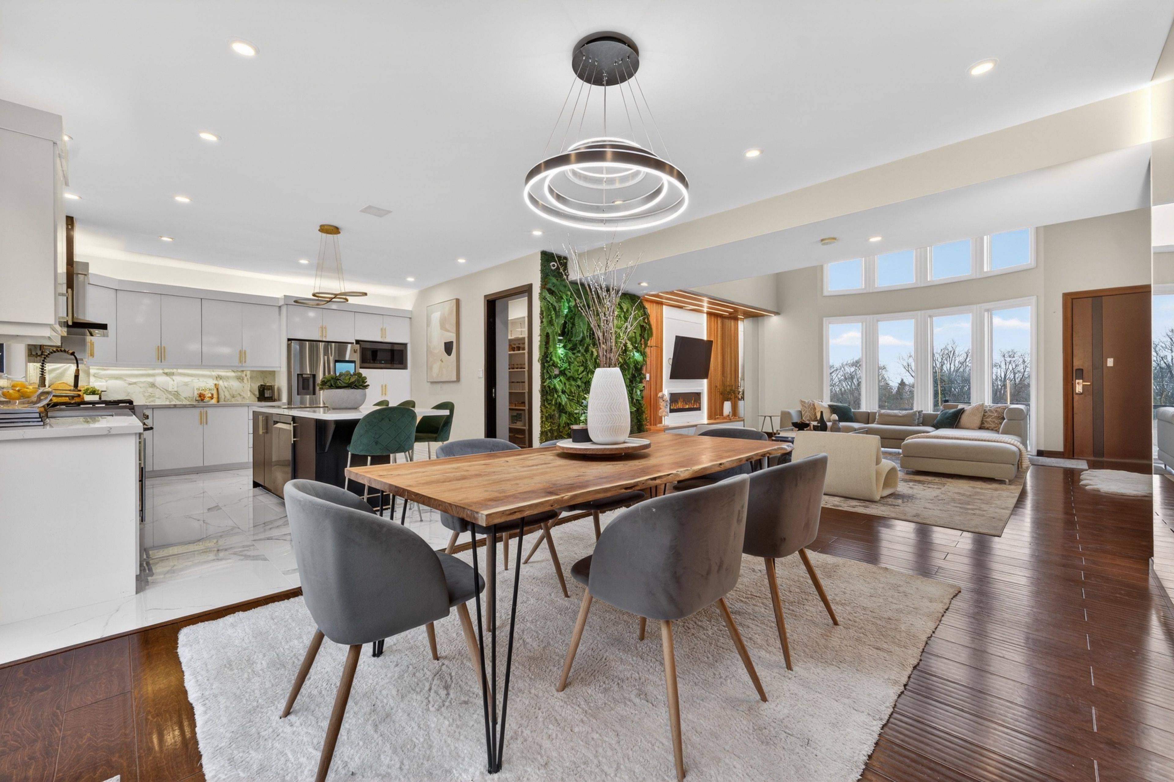 237B Main ST W, Grimsby, ON L3M 1S1