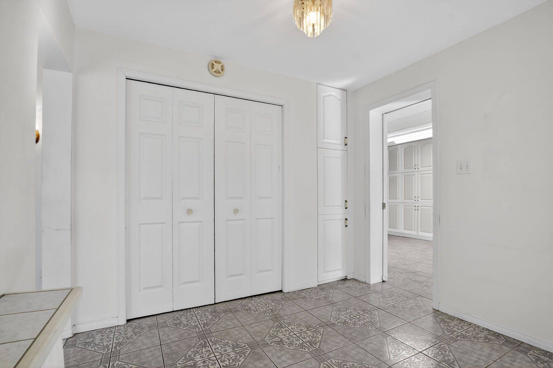 193 Cunningham AVE N, Alta Vista And Area, ON K1H 6A7