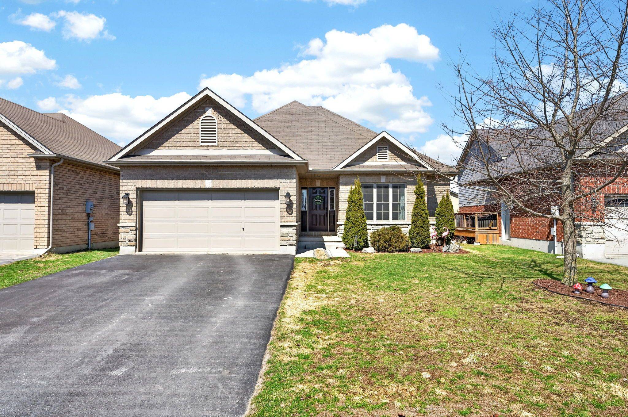 27 Gavey ST, Belleville, ON K8N 0M1