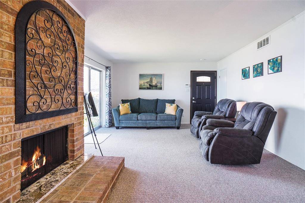 388 Driftwood Court #1A, Azle, TX 76020