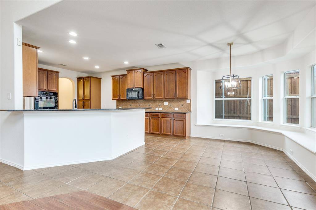 10237 Vintage Drive, Fort Worth, TX 76244