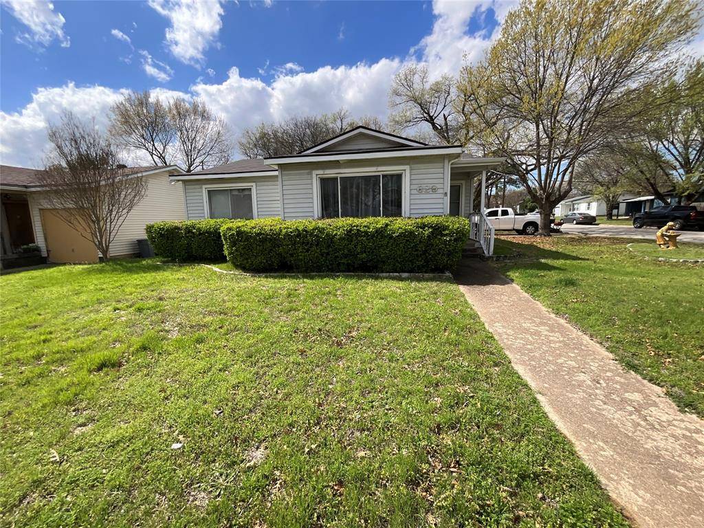 629 Harrison Lane, Hurst, TX 76053