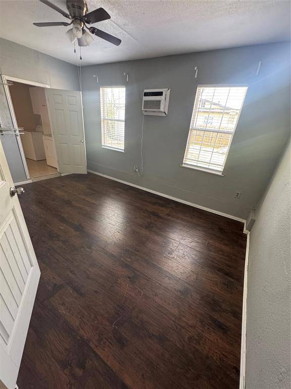 629 Harrison Lane, Hurst, TX 76053