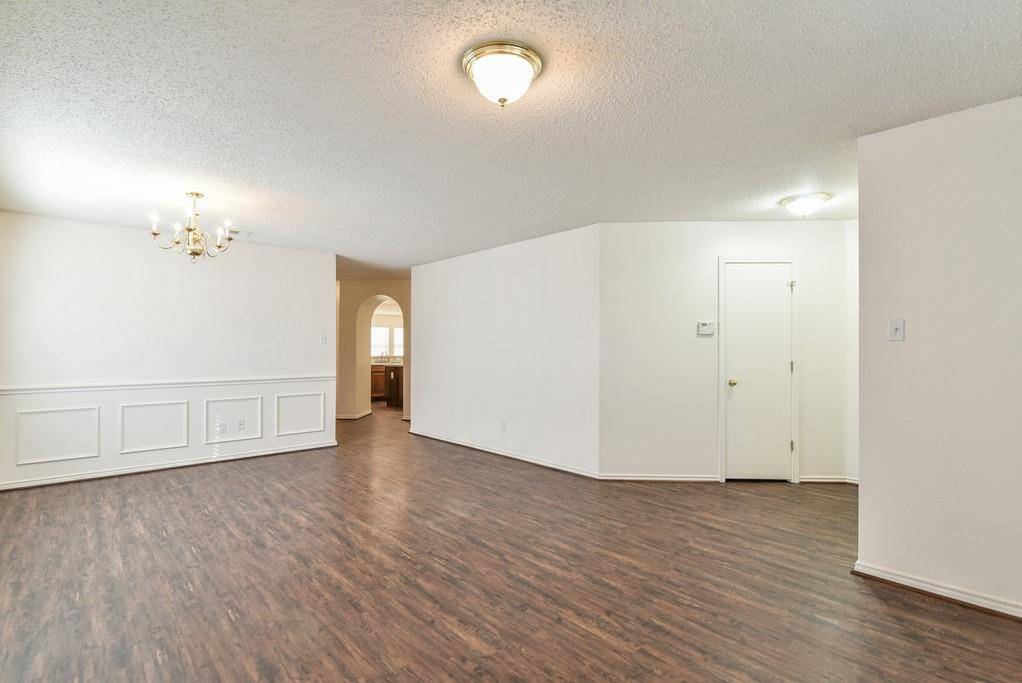 307 Stell Avenue, Mansfield, TX 76063