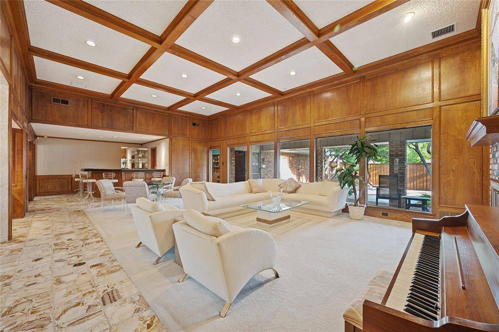 17209 Graystone Drive, Dallas, TX 75248