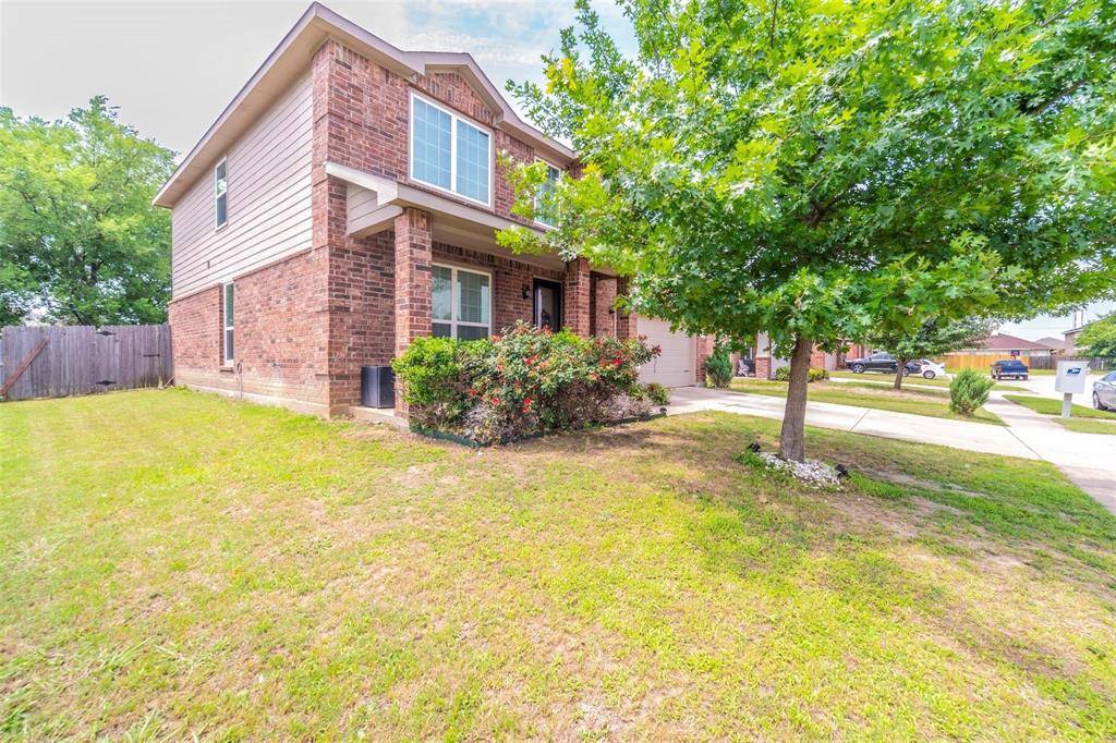 906 Penny Royal Court, Arlington, TX 76002