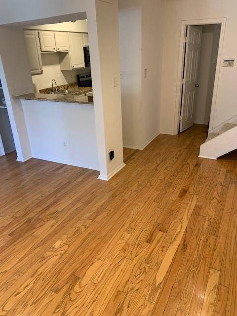 5757 E UNIVERSITY Boulevard #27 Y, Dallas, TX 75206