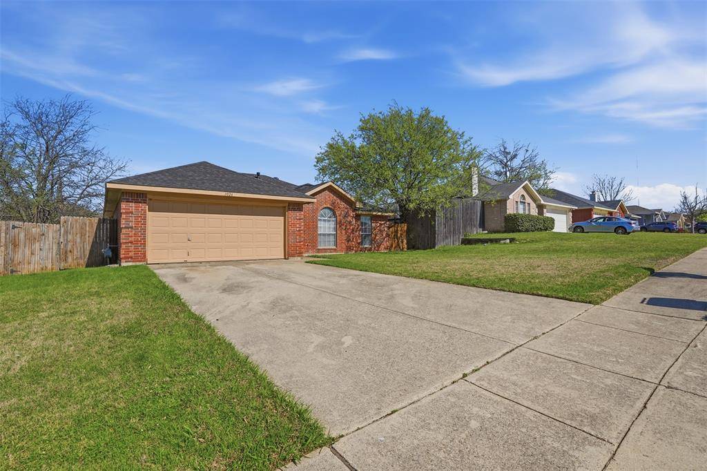 1026 Meadowbend Drive, Cedar Hill, TX 75104