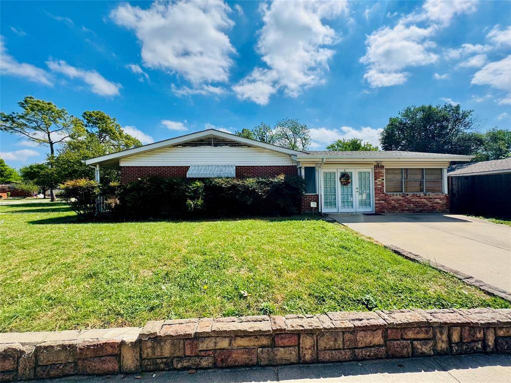 1800 Highland Drive, Carrollton, TX 75006