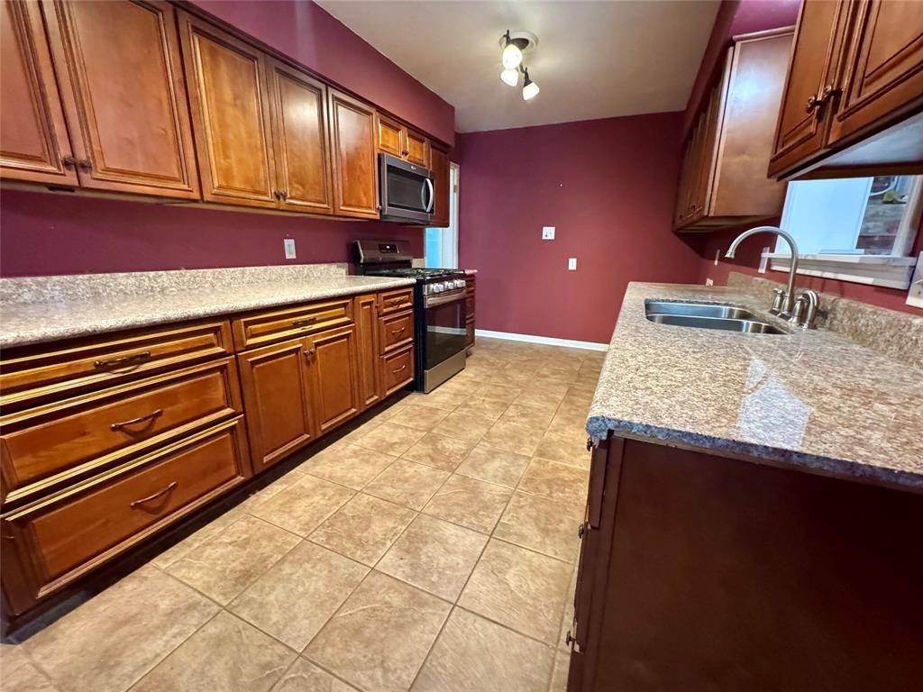 1800 Highland Drive, Carrollton, TX 75006