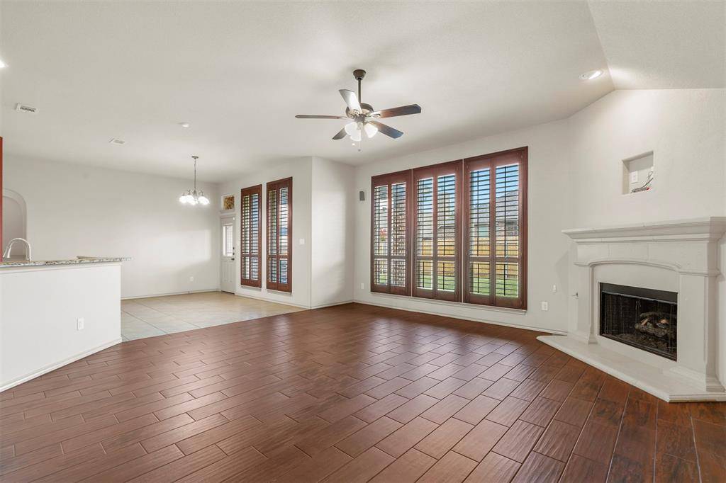 5345 Thornbush Drive, Fort Worth, TX 76179