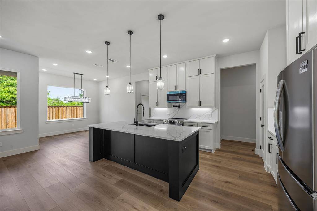 512 Waikiki Trail, Tool, TX 75143