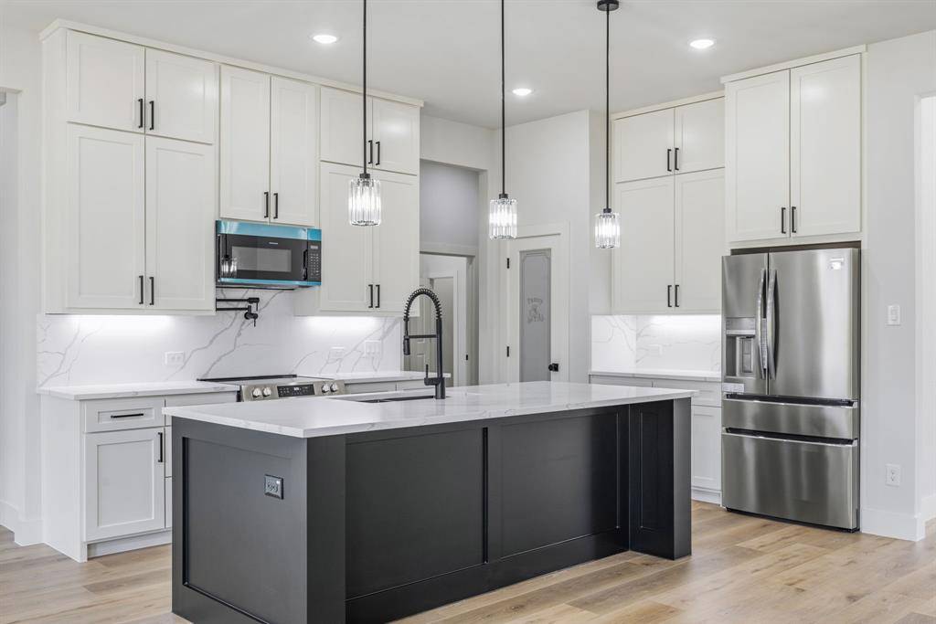 512 Waikiki Trail, Tool, TX 75143