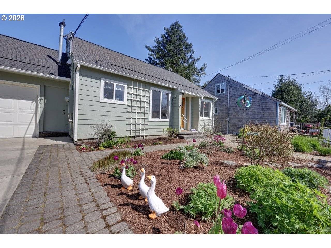 830 17TH AVE, Seaside, OR 97138