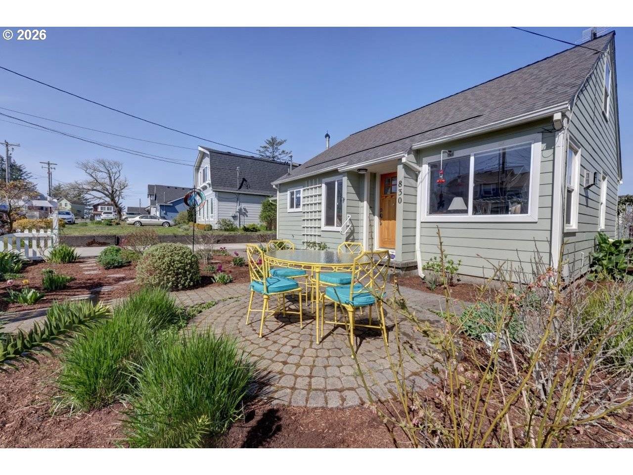 830 17TH AVE, Seaside, OR 97138