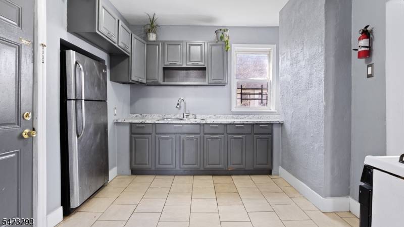 126 N 14Th St, East Orange City, NJ 07017