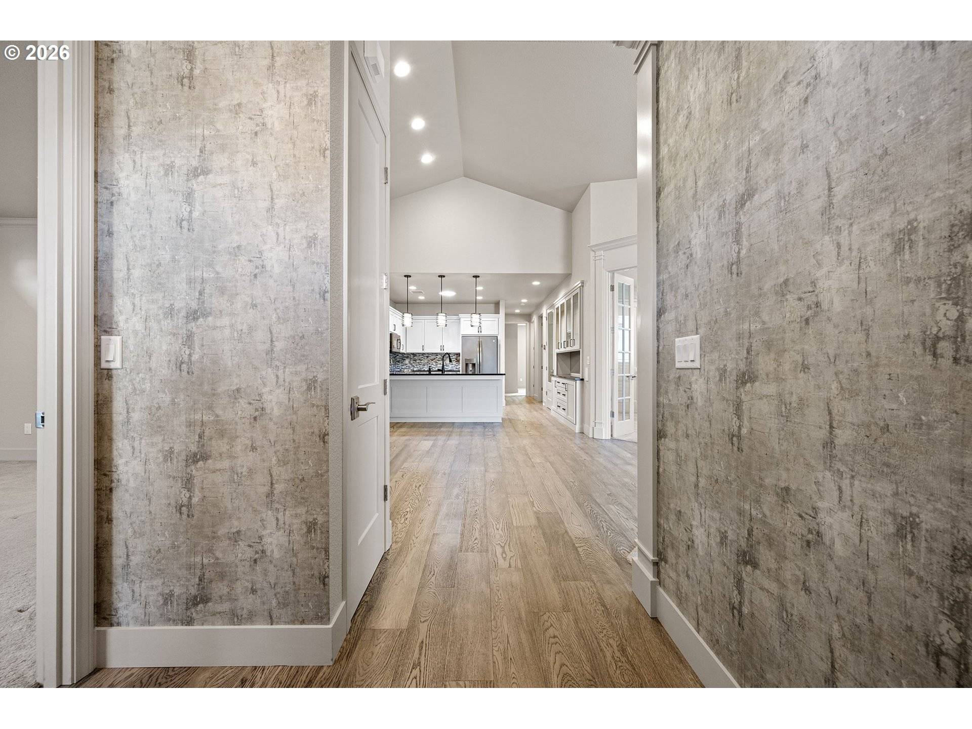 2072 LAKELAND WAY, Eugene, OR 97408