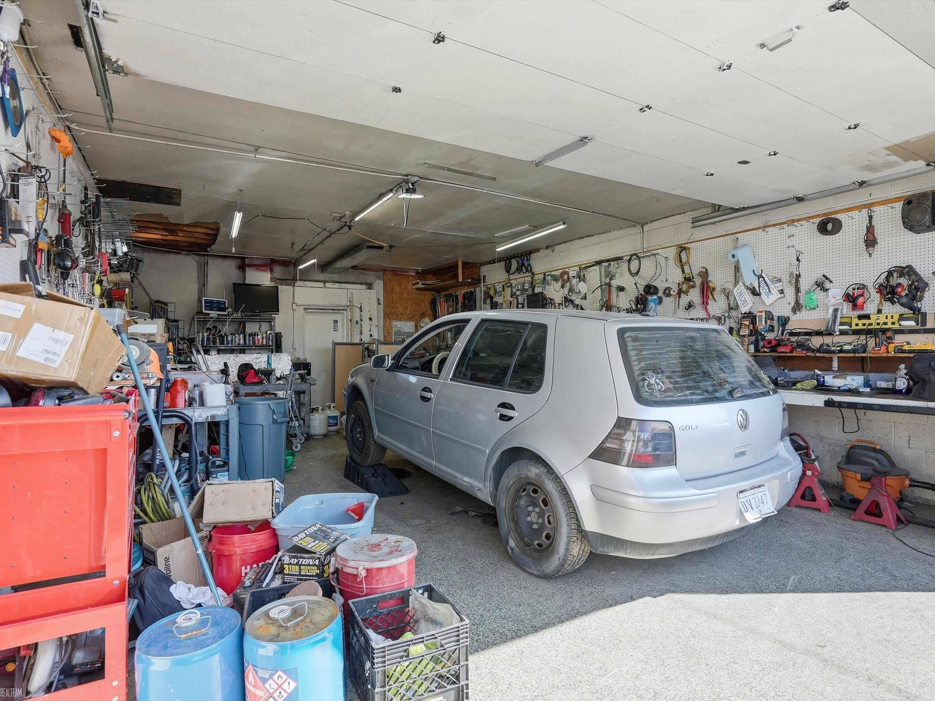 31553 Michigan AVE, Wayne, MI 48184