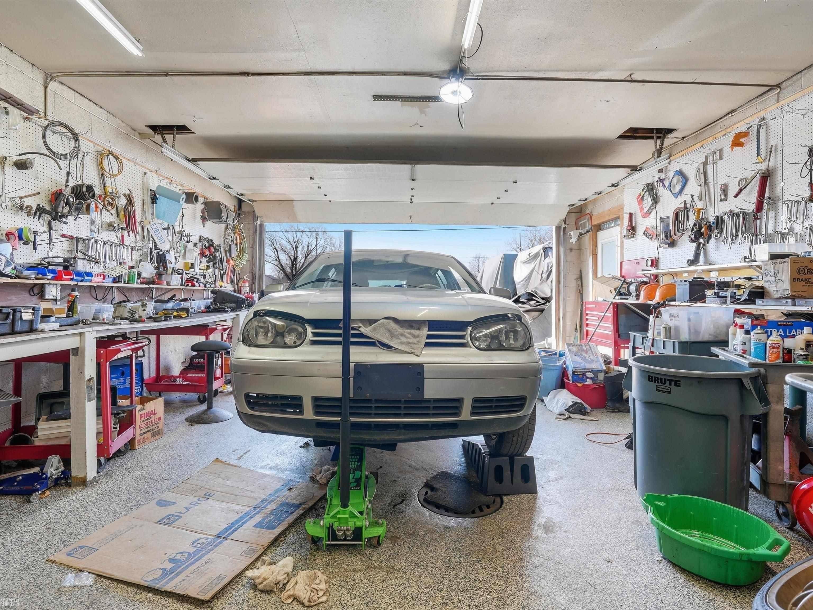 31553 Michigan AVE, Wayne, MI 48184