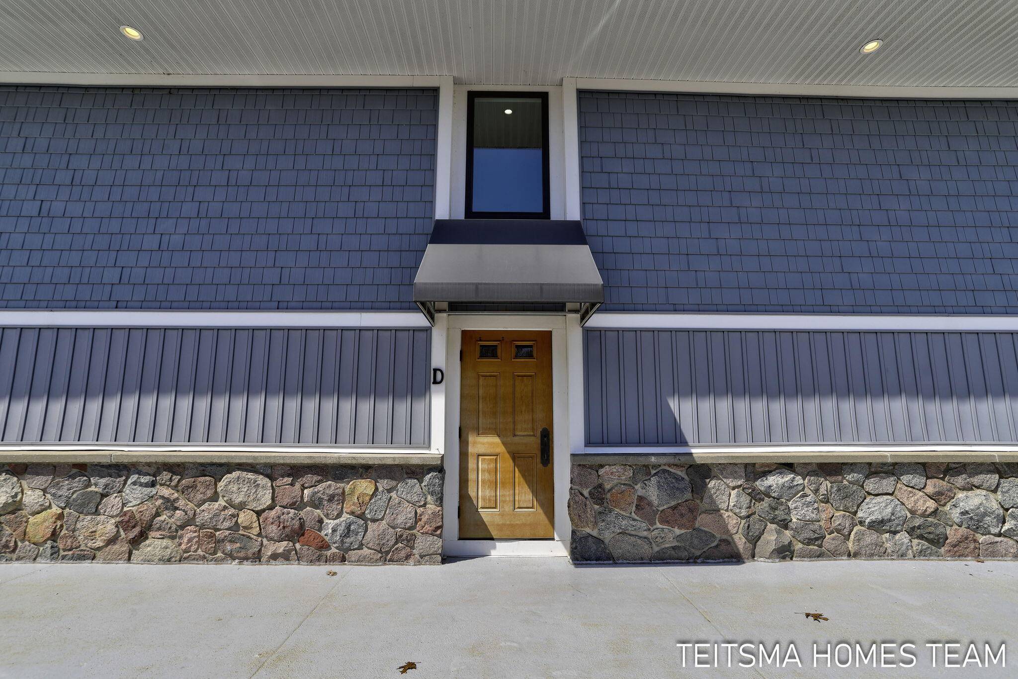 400 Lakeview CT #25D, Spring Lake Vllg, MI 49456