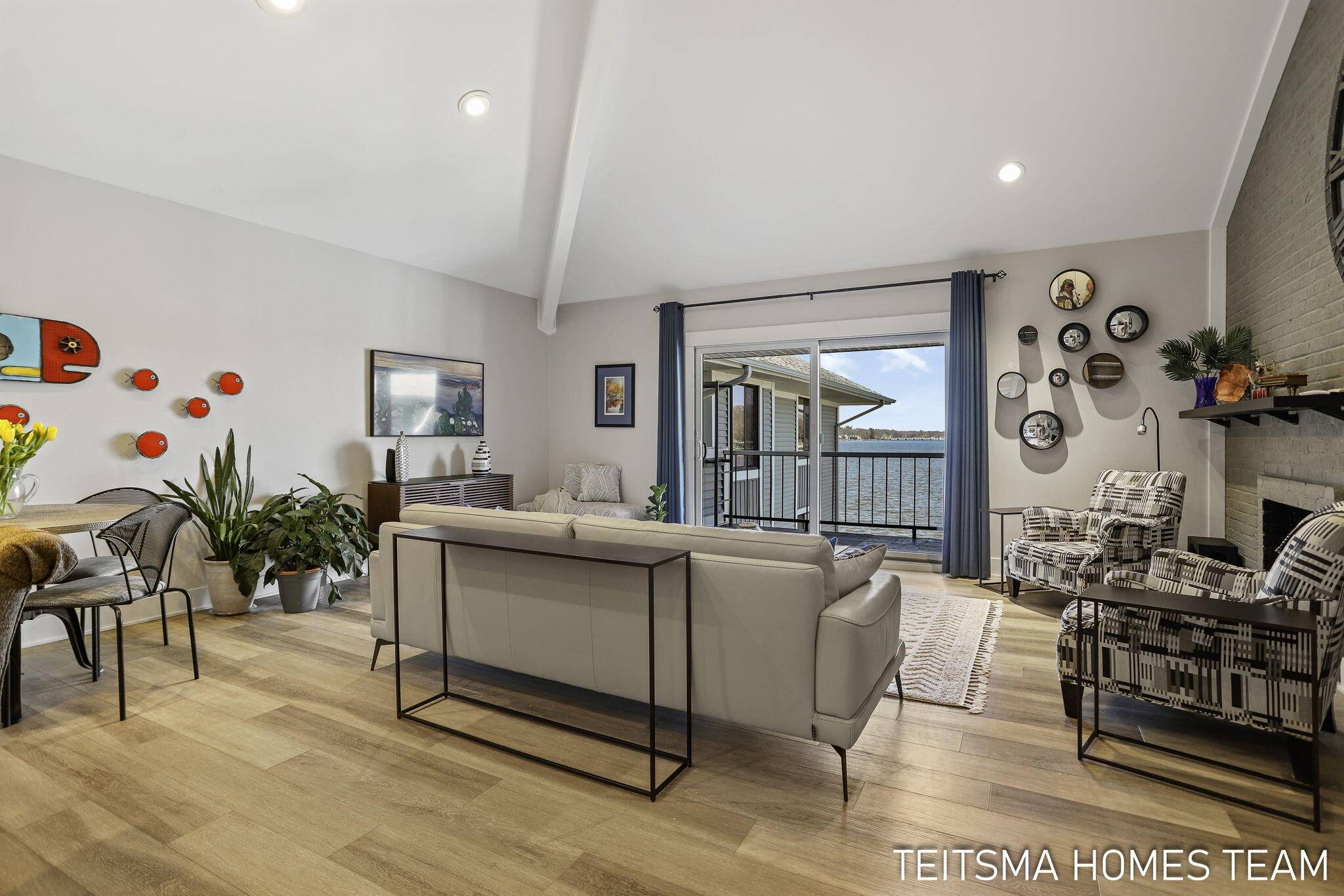 400 Lakeview CT #25D, Spring Lake Vllg, MI 49456