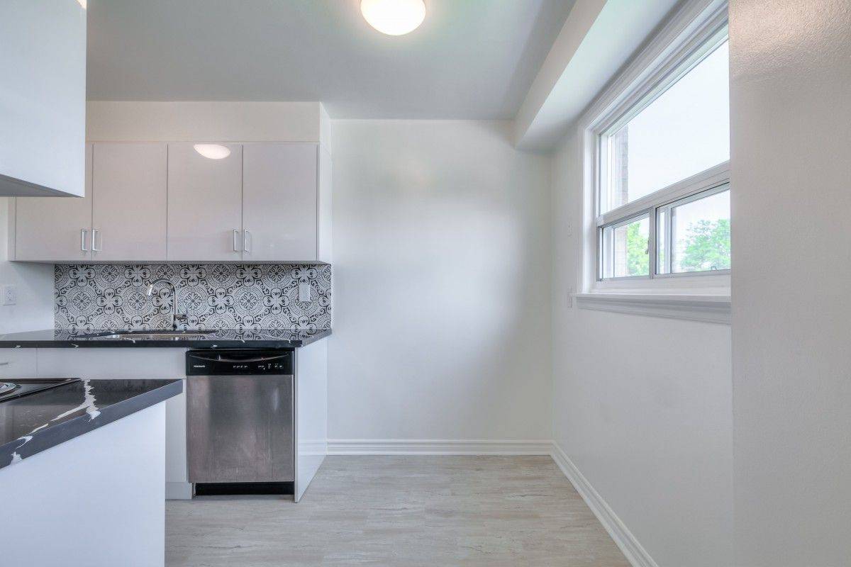 2830 Midland AVE #15, Toronto E07, ON M1S 1S4