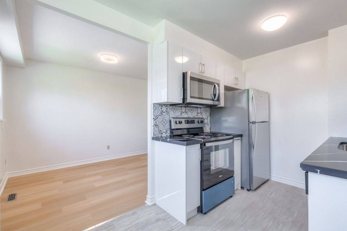 2830 Midland AVE #15, Toronto E07, ON M1S 1S4