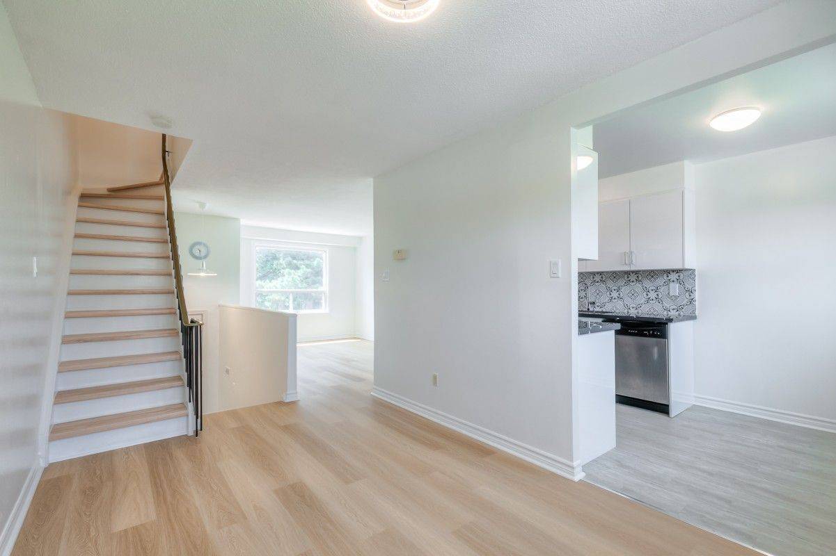 2830 Midland AVE #15, Toronto E07, ON M1S 1S4