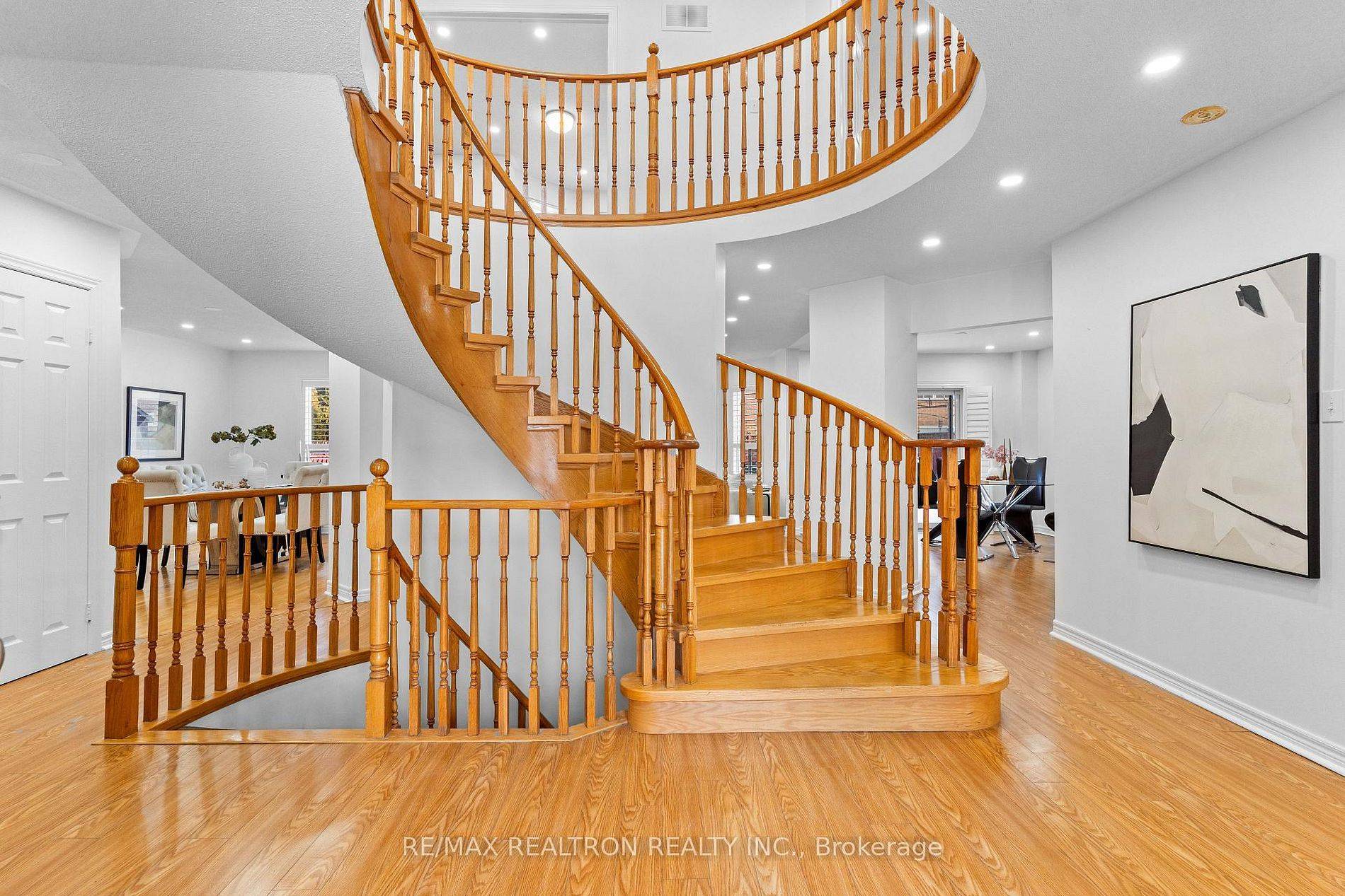 13 Freeston CRES, Ajax, ON L1T 3Z9