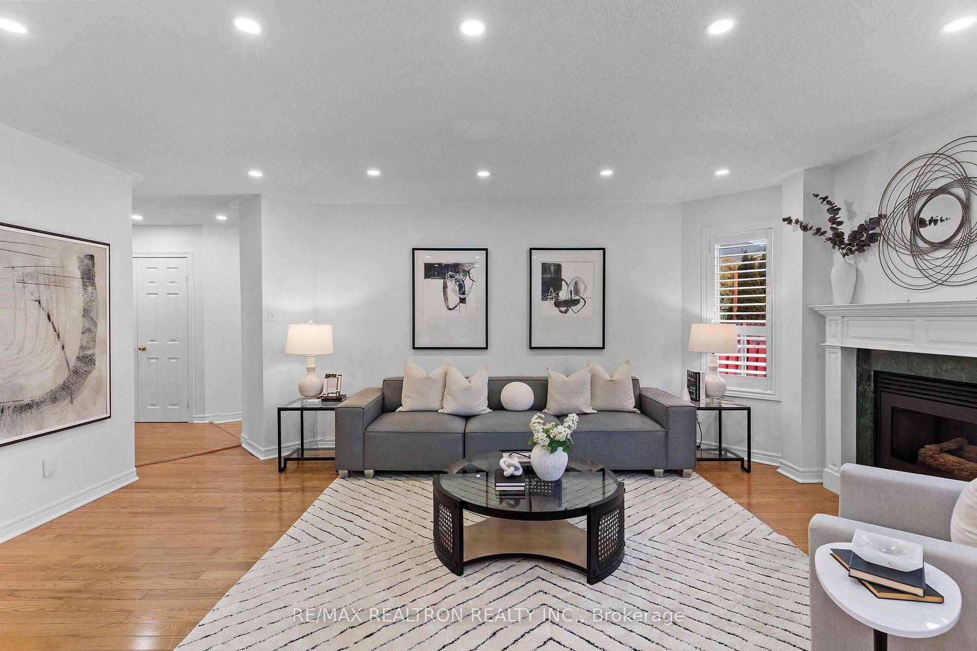 13 Freeston CRES, Ajax, ON L1T 3Z9