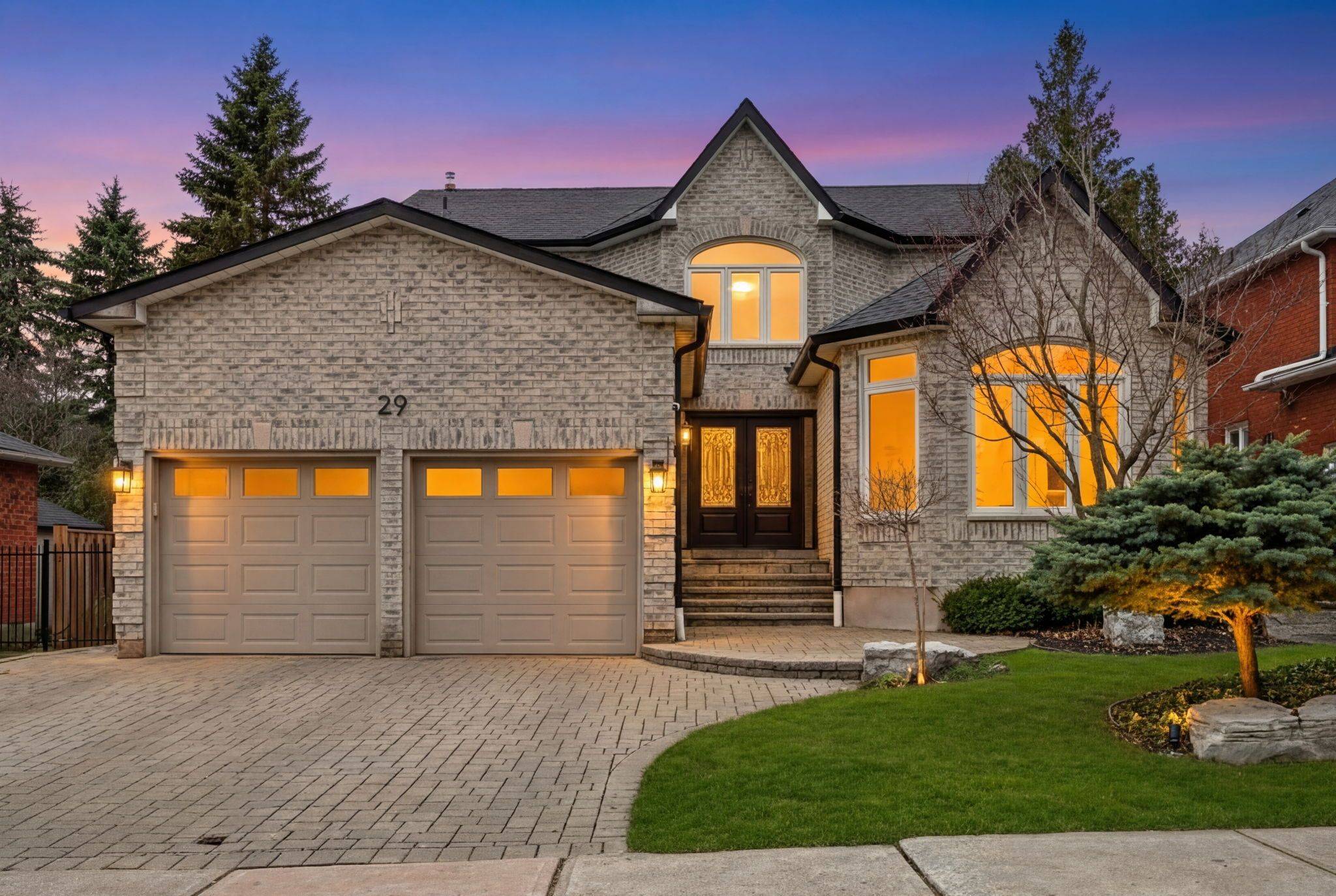 29 McGee CRES, Aurora, ON L4G 6L8