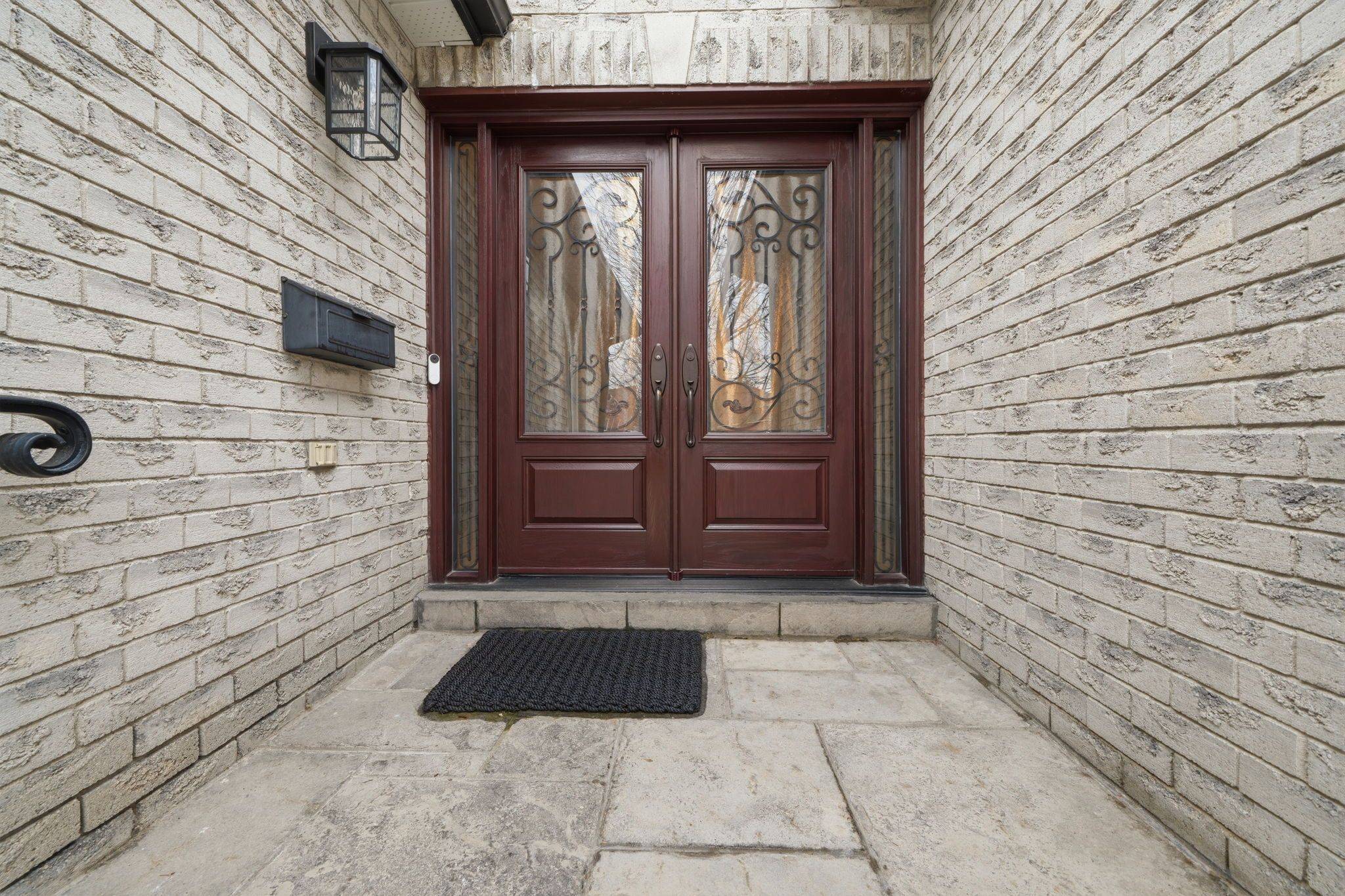 29 McGee CRES, Aurora, ON L4G 6L8