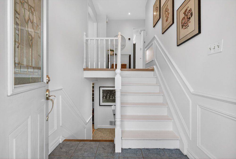 578 Holly Hill CRES, Burlington, ON L7L 3Z7