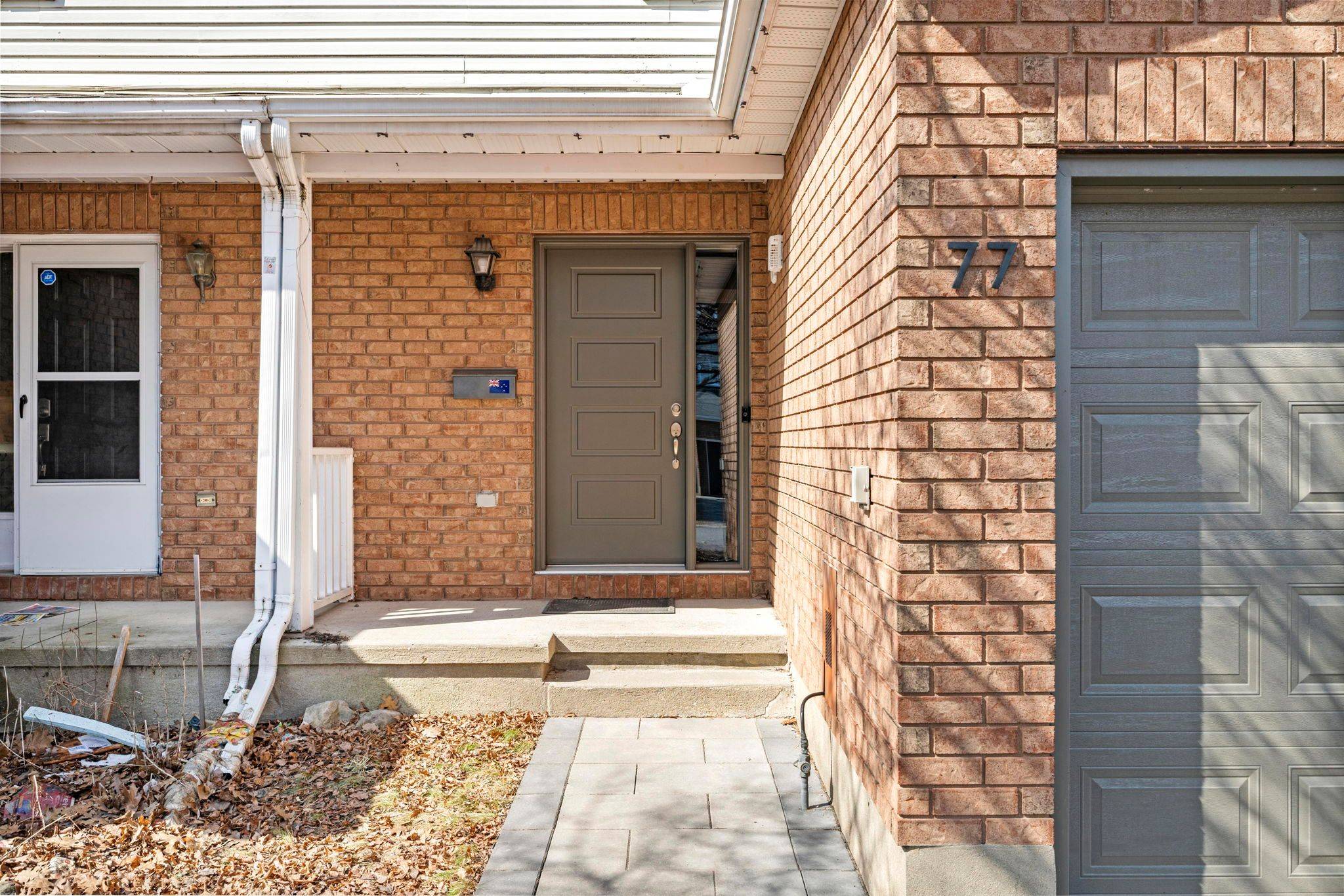 77 Markland CRES, Barrhaven, ON K2G 5Z6