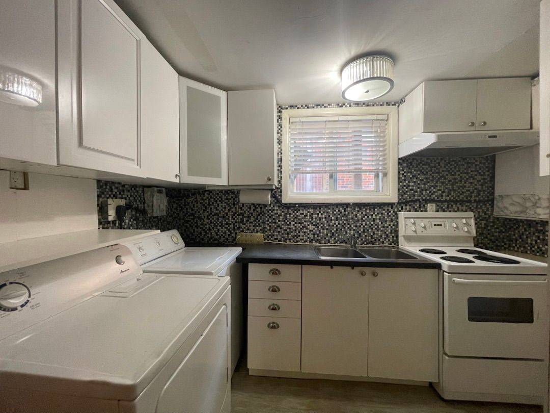 176 Fennell AVE E #2, Hamilton, ON L9A 1S3