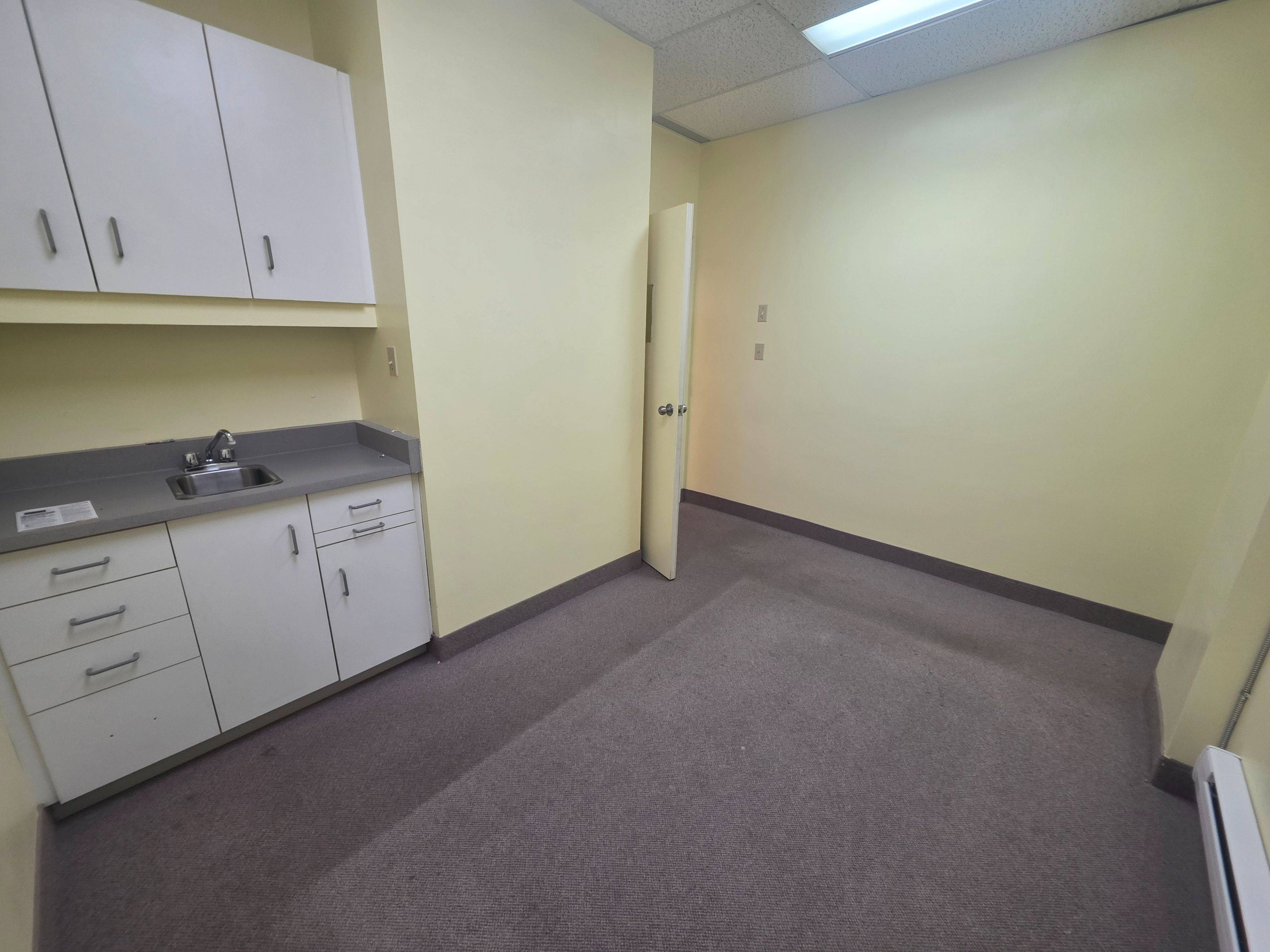 50 York ST #Room 7, Dysart Et Al, ON K0M 1S0