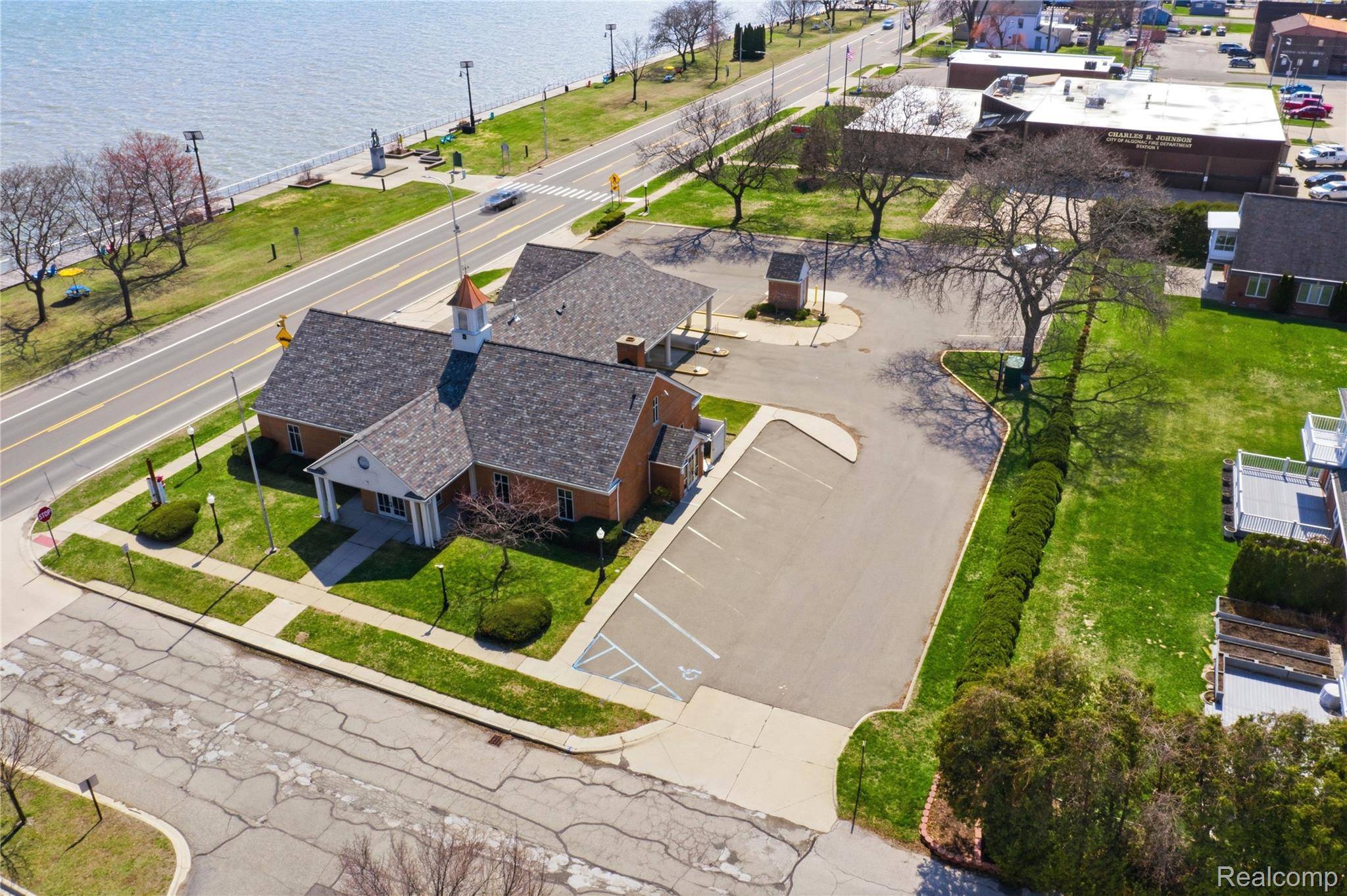 301 Summer ST, Algonac, MI 48001