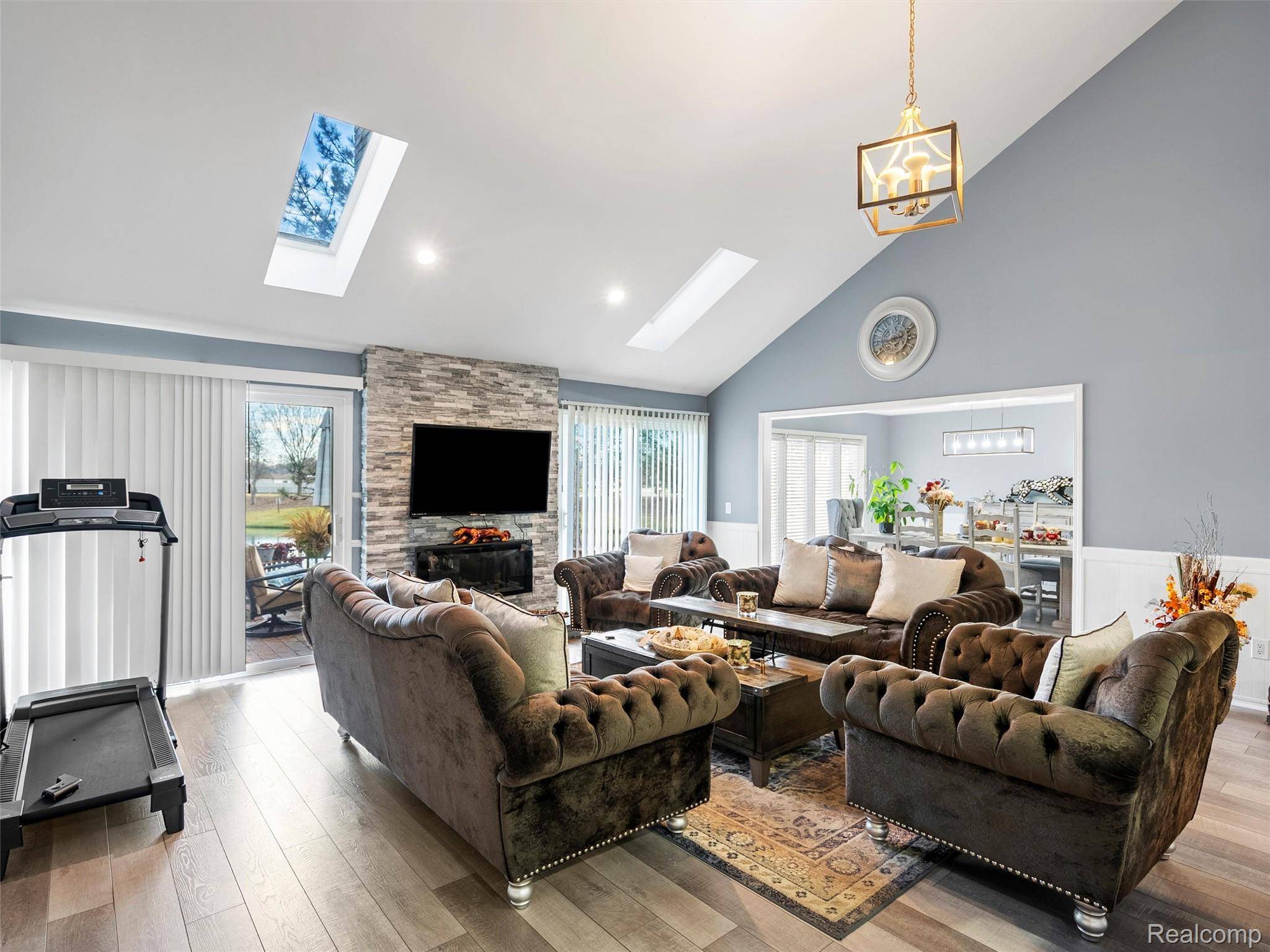 43043 W Kirkwood DR, Clinton Charter Township, MI 48038