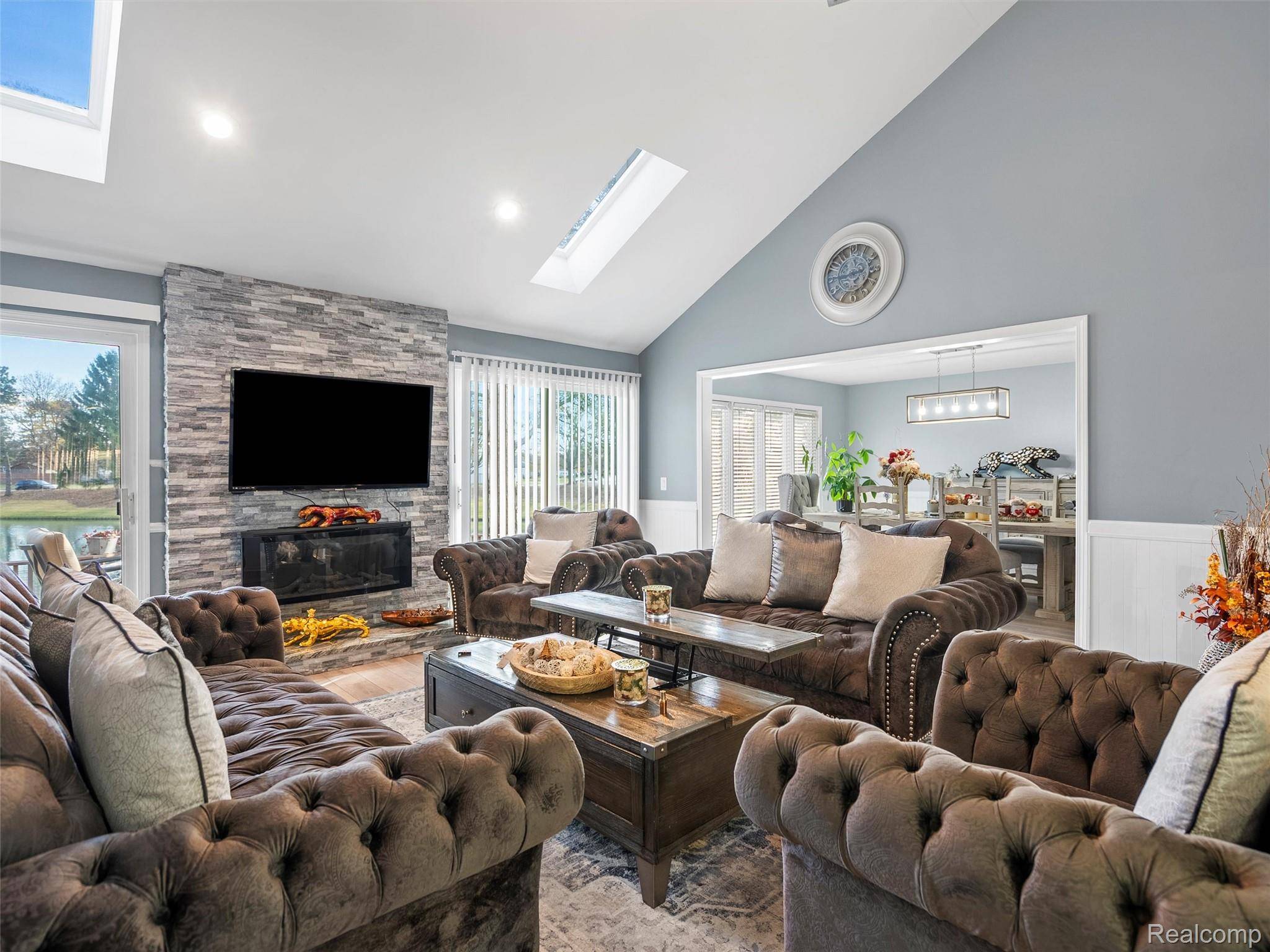 43043 W Kirkwood DR, Clinton Charter Township, MI 48038