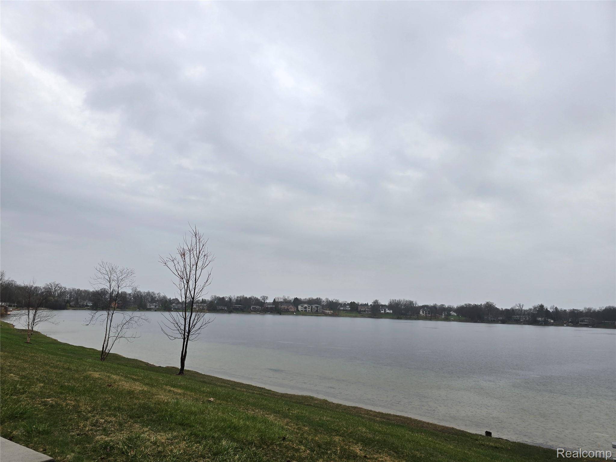 1932 Klingensmith RD #56 B, Bloomfield Hills, MI 48302