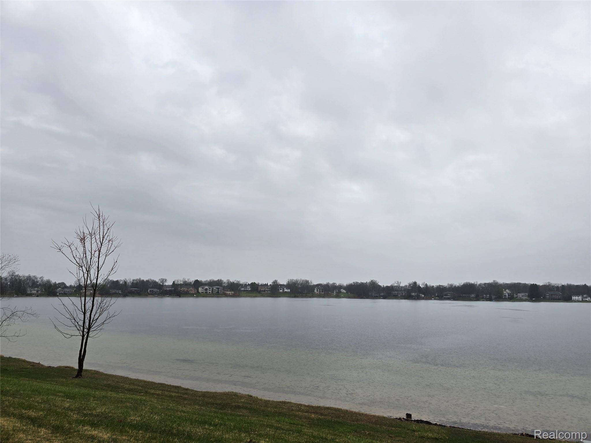 1932 Klingensmith RD #56 B, Bloomfield Hills, MI 48302